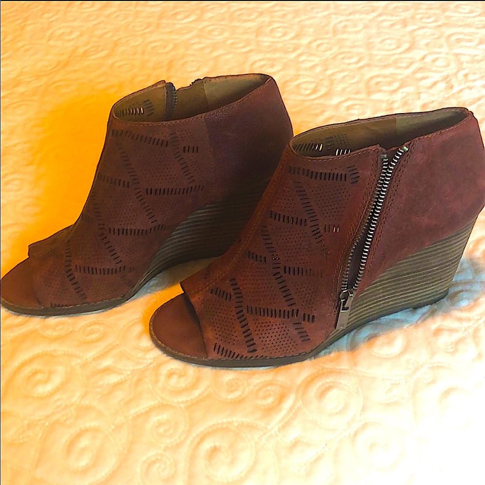 LUCKY BRAND OPEN TOE BOOTIE SIZE 9.5 OX BLOOD
